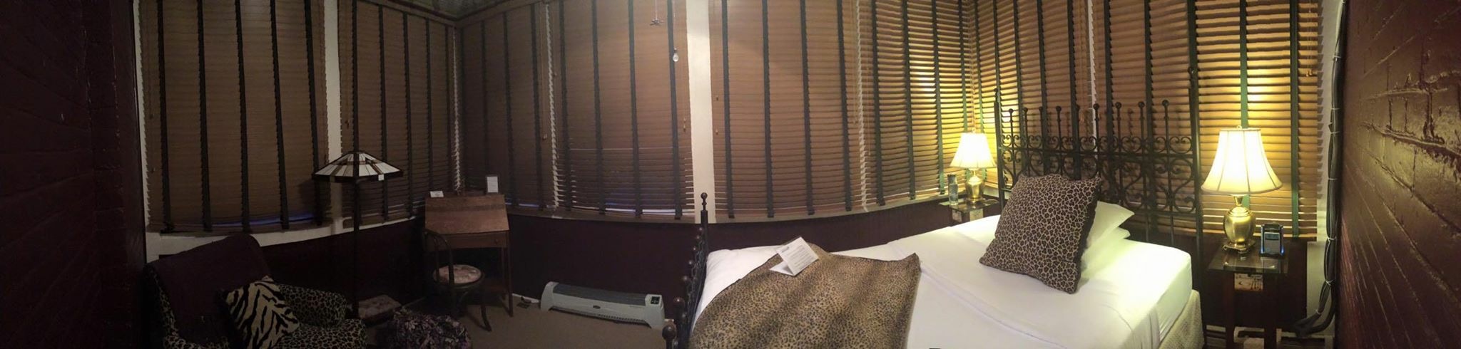 Exotic Suite at Mauger B&B